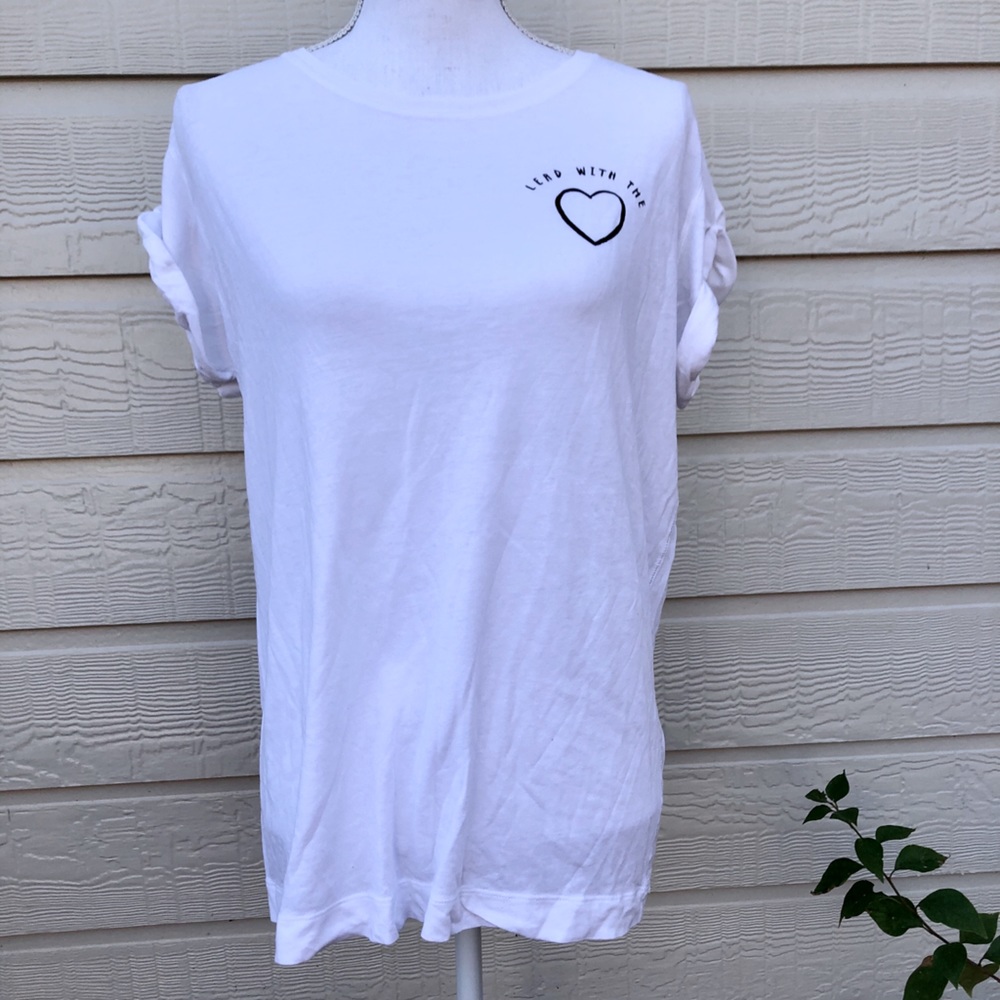 LULULEMON TEE